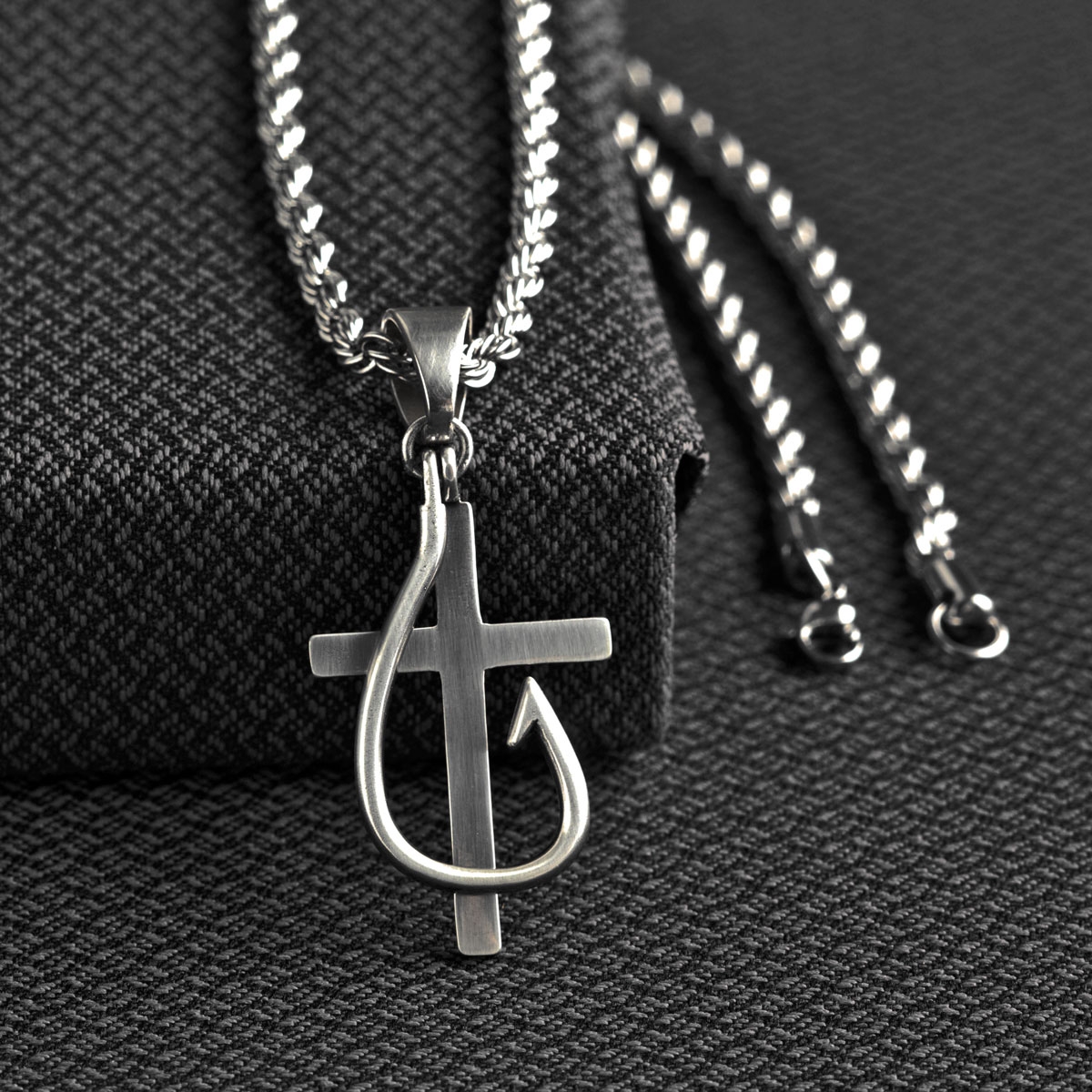 Twister Men's Fish Hook Pendant