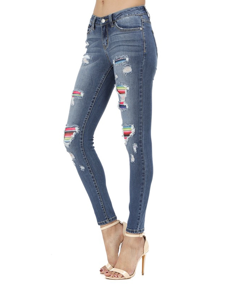 outfits with striped jeans