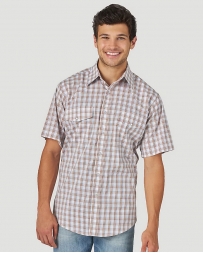 Wrangler® Men's Wrinkle Resistant SS Snap