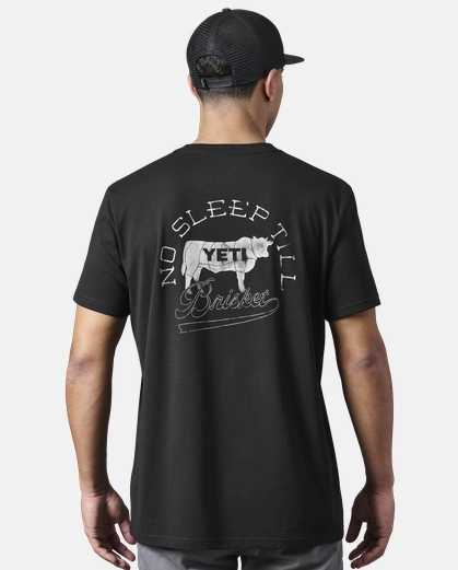 Yeti® Men's No Sleep Til Brisket Pocket SS Tee Fort Brands