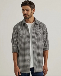 Wrangler® Men's Wrinkle Resistant LS Plaid Snap